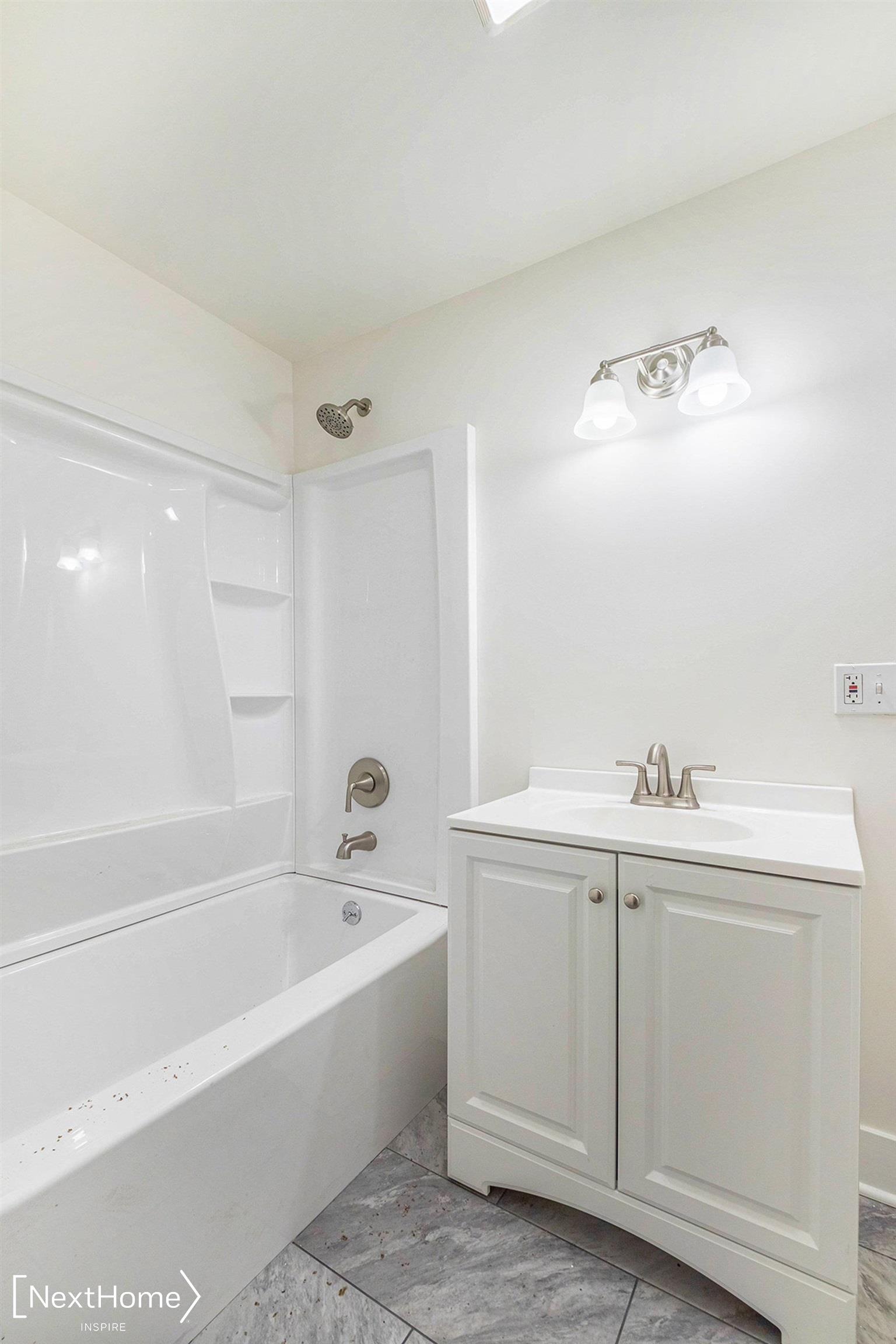 3454 Van Campen Road Flint, MI 48507 - Photo 10 of 25 50141263-55d9aa30-f5cb-4627-b2f7-7824c9ae2917.JPG