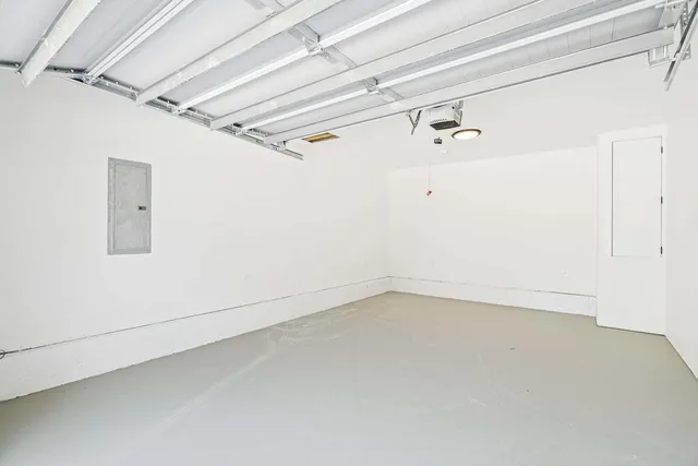 a view of a utility room