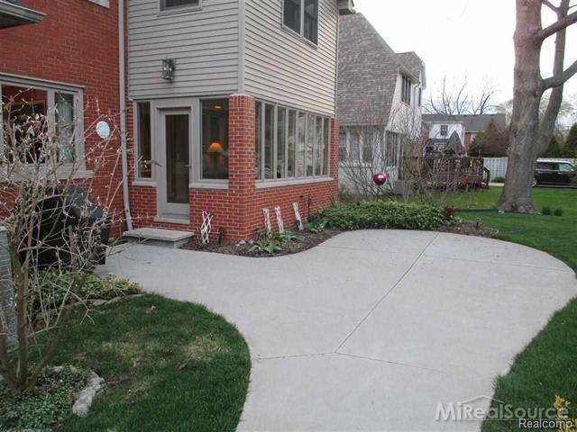 566 Pemberton Road Grosse Pointe, MI 48230 - Photo 24 of 25 3.JPG