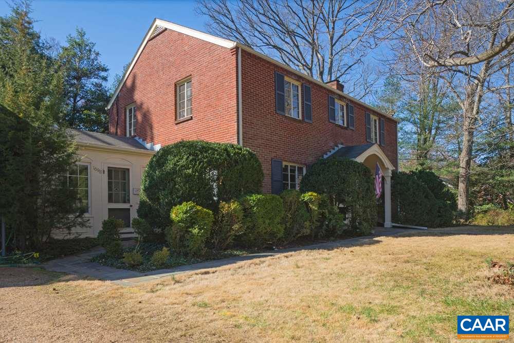 1698 Rugby Avenue Charlottesville, VA 22903 - Photo 3 of 20 Gallery Image 3