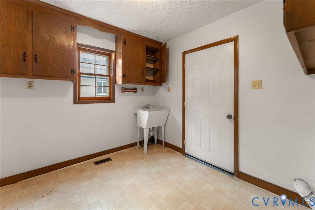 2496 Red Lane Road Powhatan, VA 23139 - Photo 20 of 27 Gallery Image 20