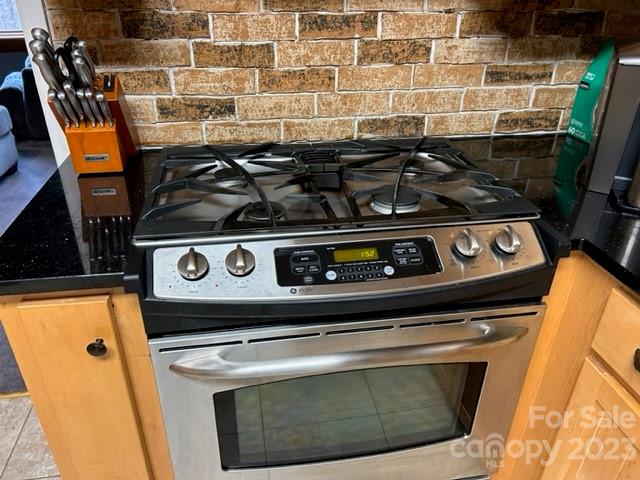 2955 Alpine Lane Morganton, NC 28655 - Photo 23 of 48 a close view of a stove top oven