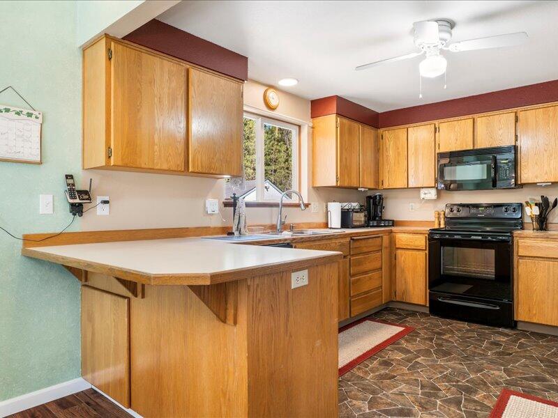 15853 Green Forest Road La Pine, OR 97739 - Photo 8 of 27 08-Kitchen