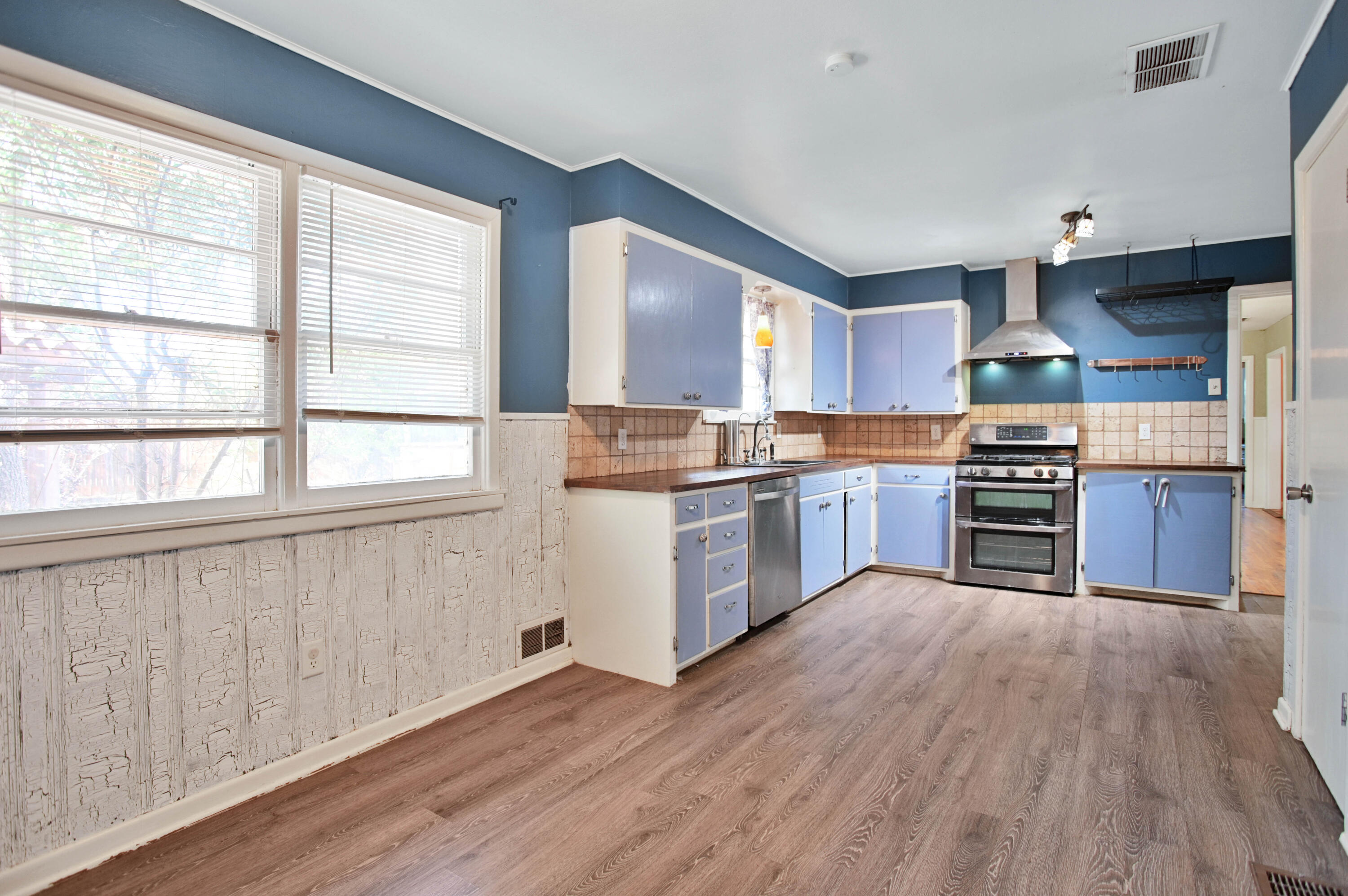 3706 37th Street Lubbock, TX 79413 - Photo 11 of 41 DSC_4212