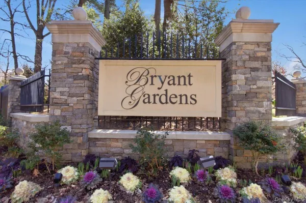 $199,000 | 15 Bryant Crescent, Unit 2B, White Plains, NY 10605