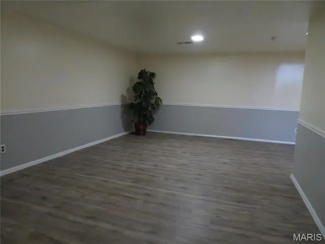 $1,380 | 1270 North And South Road, St. Louis, MO 63130