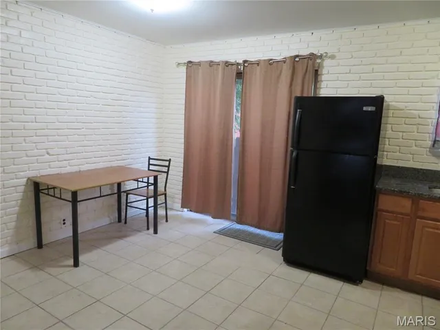 $1,380 | 1270 North And South Road, St. Louis, MO 63130