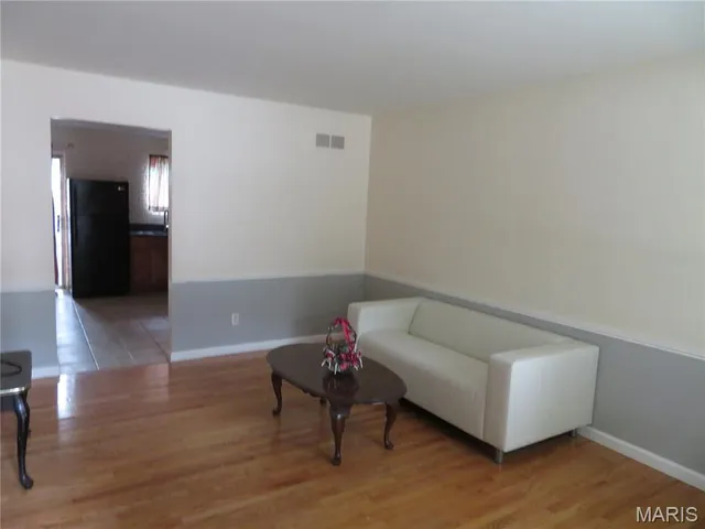 $1,380 | 1270 North And South Road, St. Louis, MO 63130