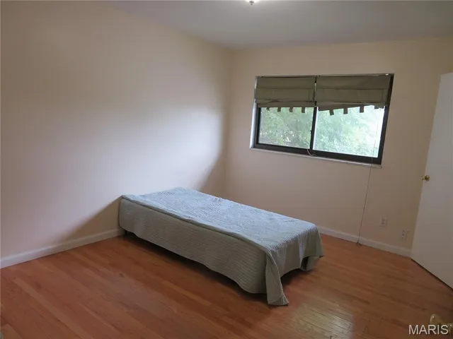 $1,380 | 1270 North And South Road, St. Louis, MO 63130