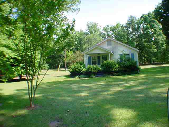 107 Roberts Road Williamston, SC 29697 - Photo 1 of 8