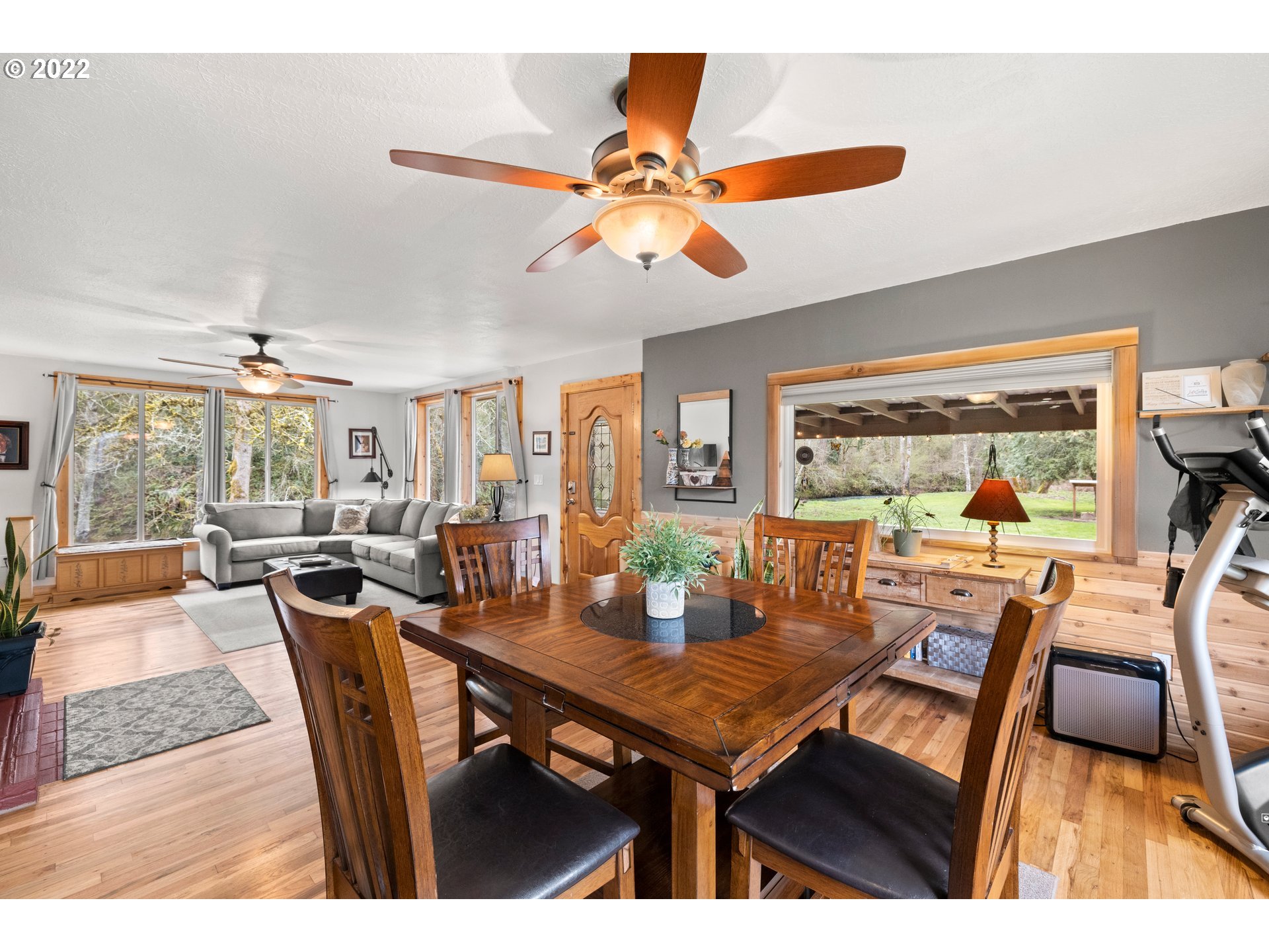 15714 South Windy City Road Mulino, OR 97042 - Photo 13 of 32 Living Room/Dining Room