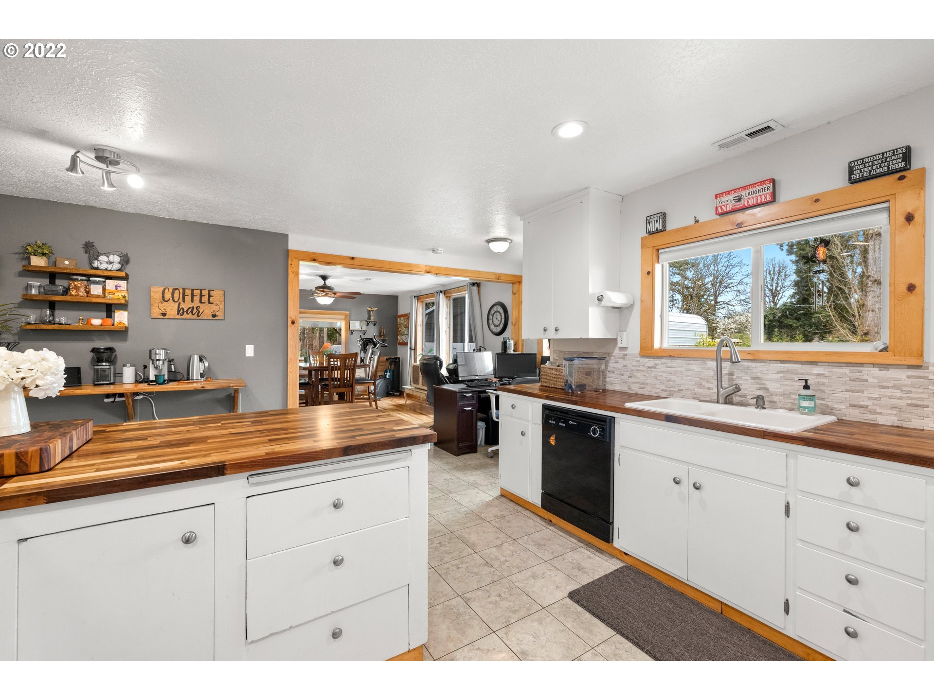15714 South Windy City Road Mulino, OR 97042 - Photo 15 of 32 Kitchen