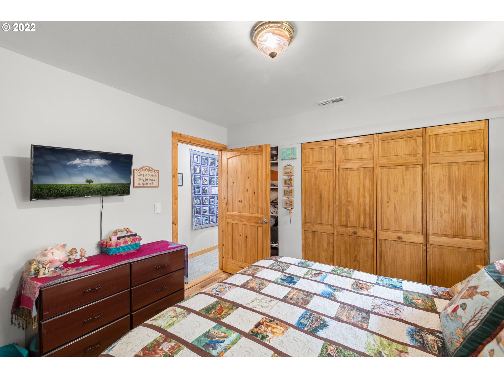15714 South Windy City Road Mulino, OR 97042 - Photo 20 of 32 Bedroom