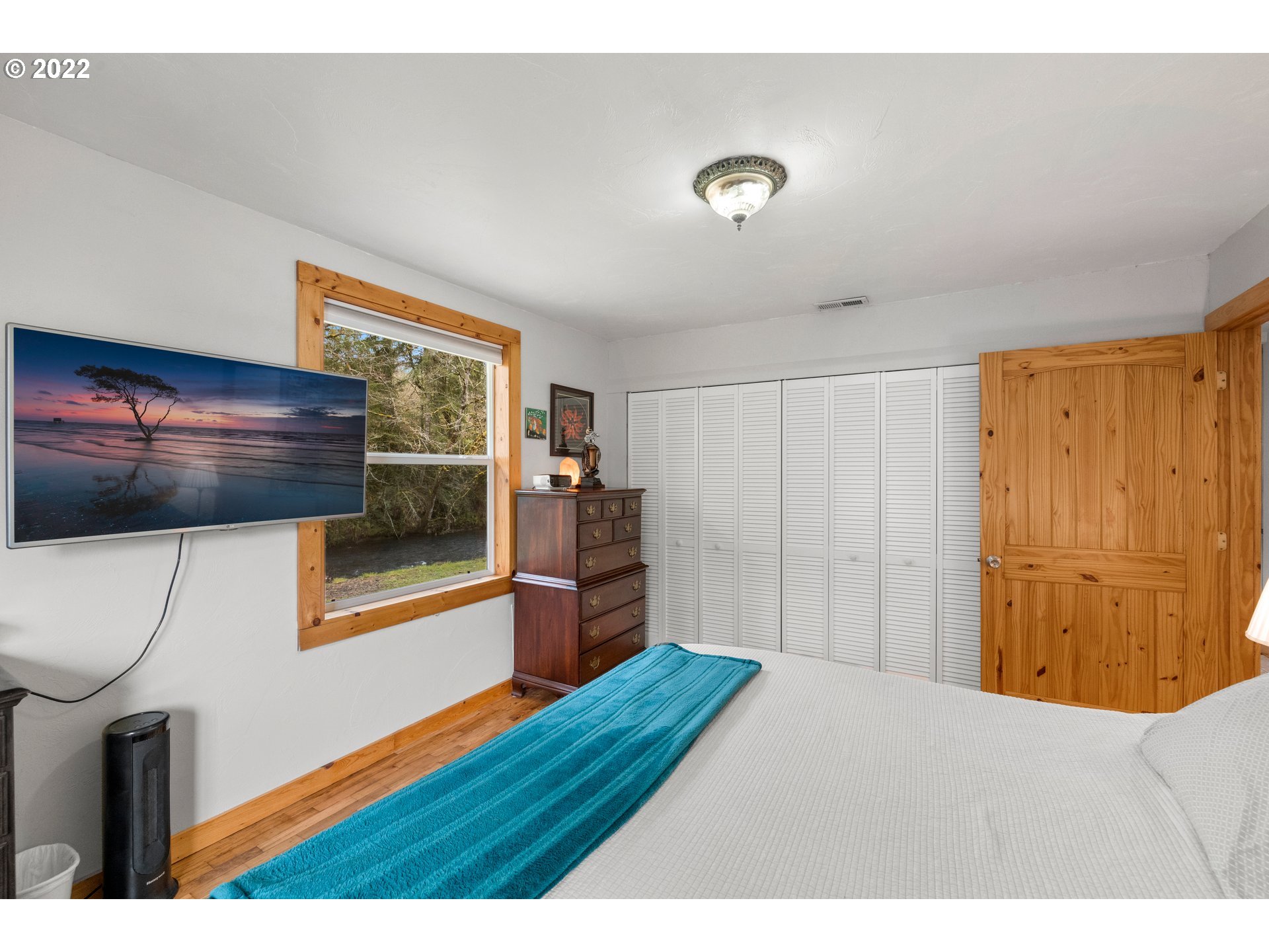 15714 South Windy City Road Mulino, OR 97042 - Photo 23 of 32 Bedroom