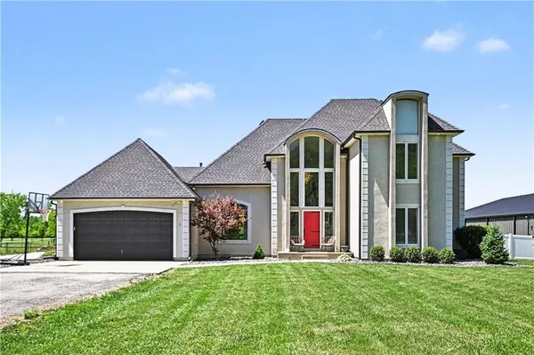 $899,950 | 9330 Valley Garden Drive, Kansas City, MO 64138
