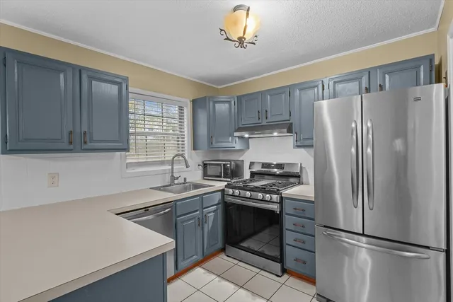 $2,500 | 61 Kathy Drive, Unit 61, Haverhill, MA 01832