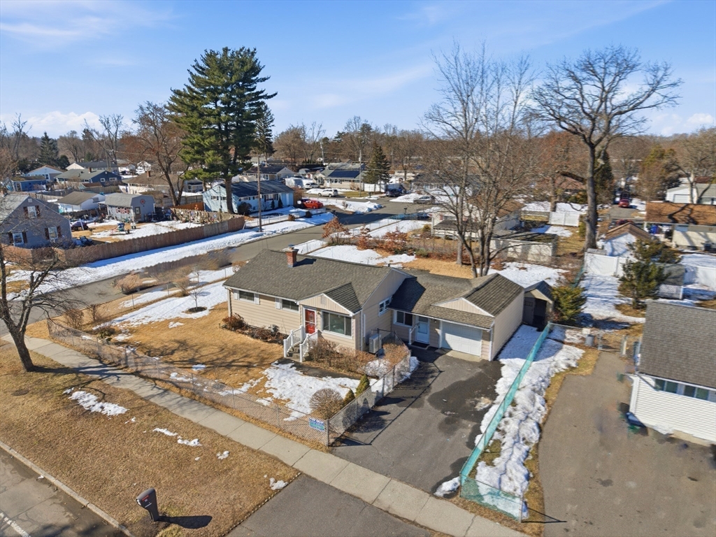 744 Bradley Road Springfield, MA 01109 - Photo 3 of 41 a view of a city