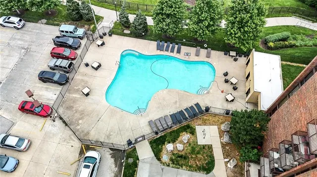 $144,500 | 2980 Baltimore Avenue, Unit 2101, Kansas City, MO 64108