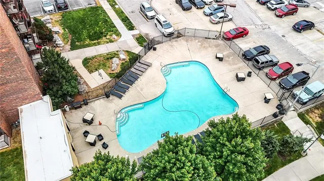 $144,500 | 2980 Baltimore Avenue, Unit 2101, Kansas City, MO 64108