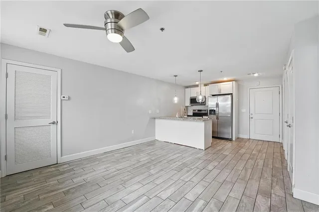 $144,500 | 2980 Baltimore Avenue, Unit 2101, Kansas City, MO 64108