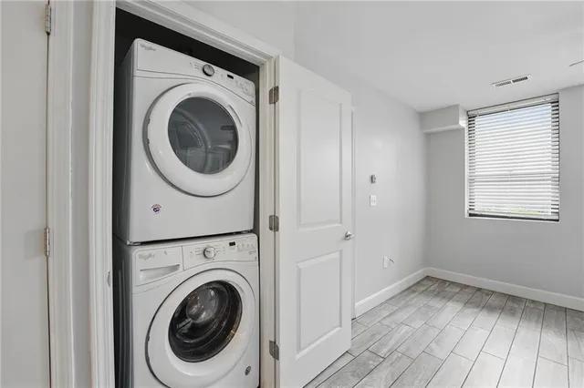 $144,500 | 2980 Baltimore Avenue, Unit 2101, Kansas City, MO 64108