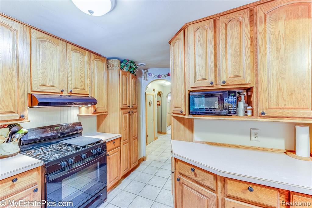 47807 Hanford Road Canton, MI 48187 - Photo 23 of 55