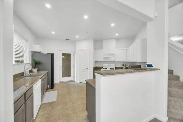 $425,000 | 1300 Riva Drive, Unit 7, West Sacramento, CA 95691