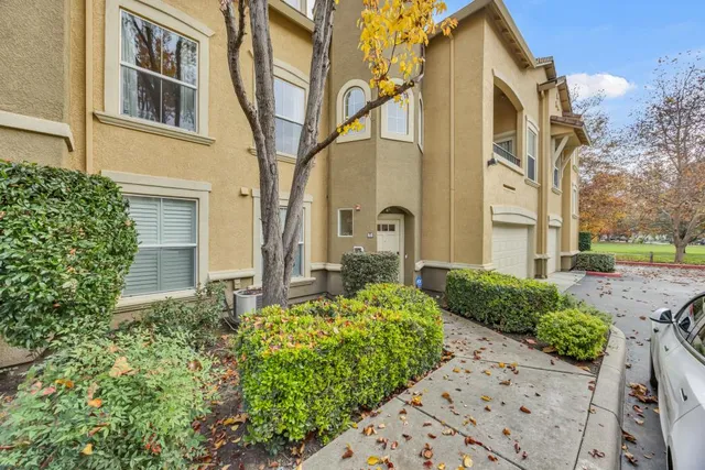 $425,000 | 1300 Riva Drive, Unit 7, West Sacramento, CA 95691