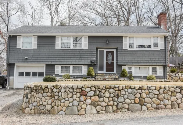 $699,900 | 215 Trull Lane East, Lowell, MA 01852