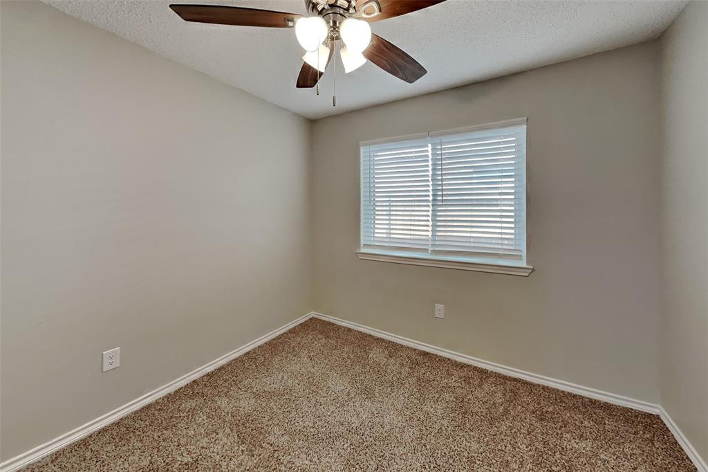 2211 Reverchon Drive Arlington, TX 76017 - Photo 12 of 19