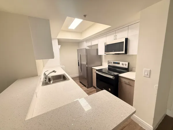 $2,567 | 18335 Northwest 68th Avenue, Unit 245420, Hialeah, FL 33015