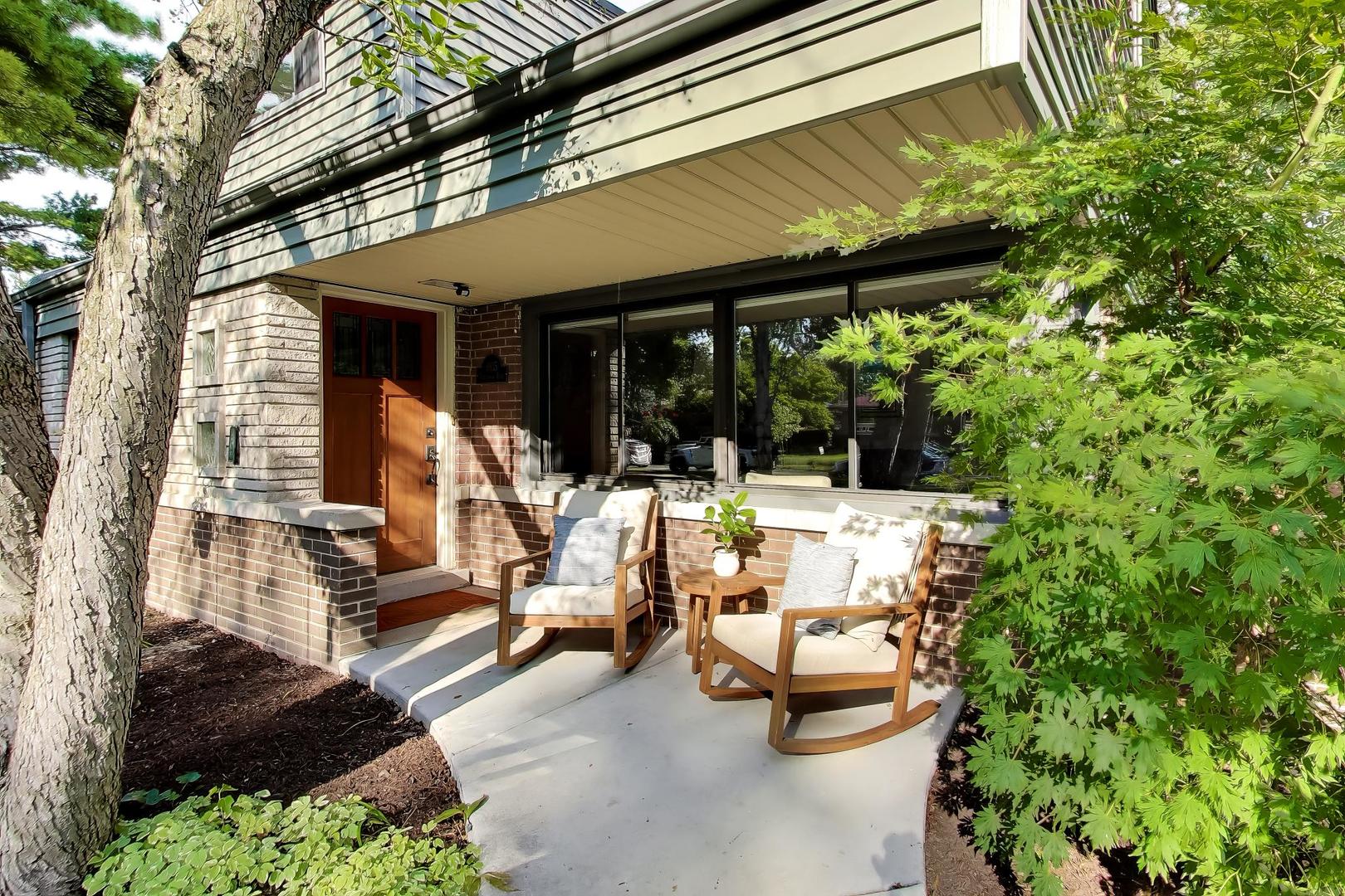 8835 Forestview Road Evanston, IL 60203 - Photo 4 of 44 Gallery Image 4