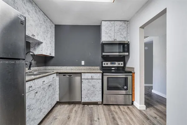 $1,875 | 15205 Northeast 6th Avenue, Unit D305, Miami, FL 33162