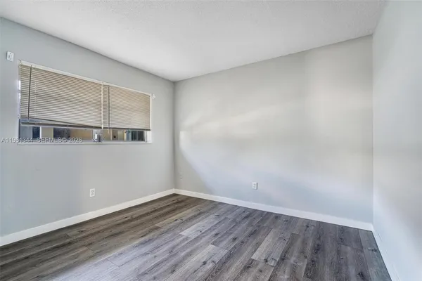 $1,875 | 15205 Northeast 6th Avenue, Unit D305, Miami, FL 33162