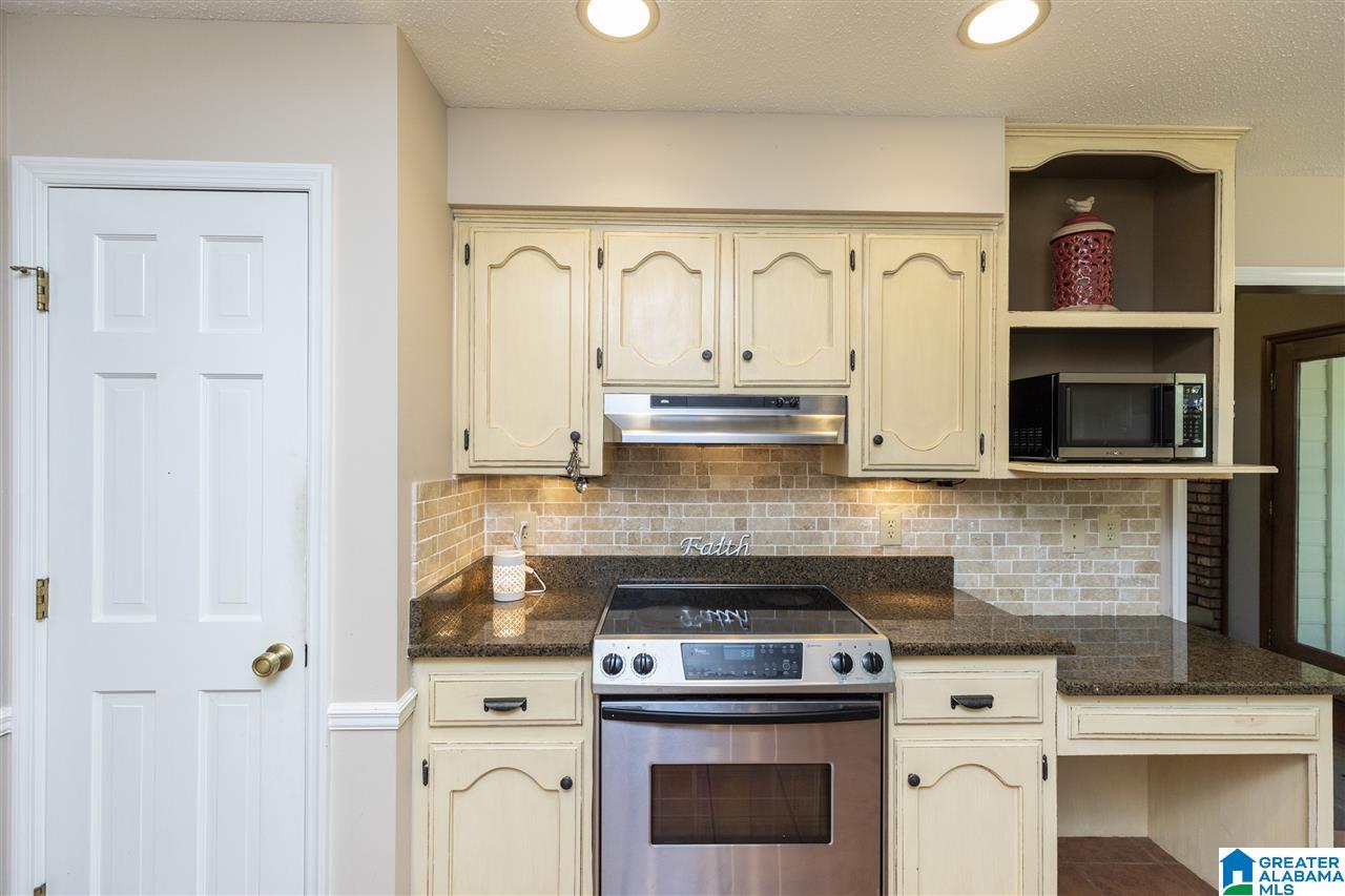 869 Springmeadow Drive Gardendale, AL 35071 - Photo 8 of 50