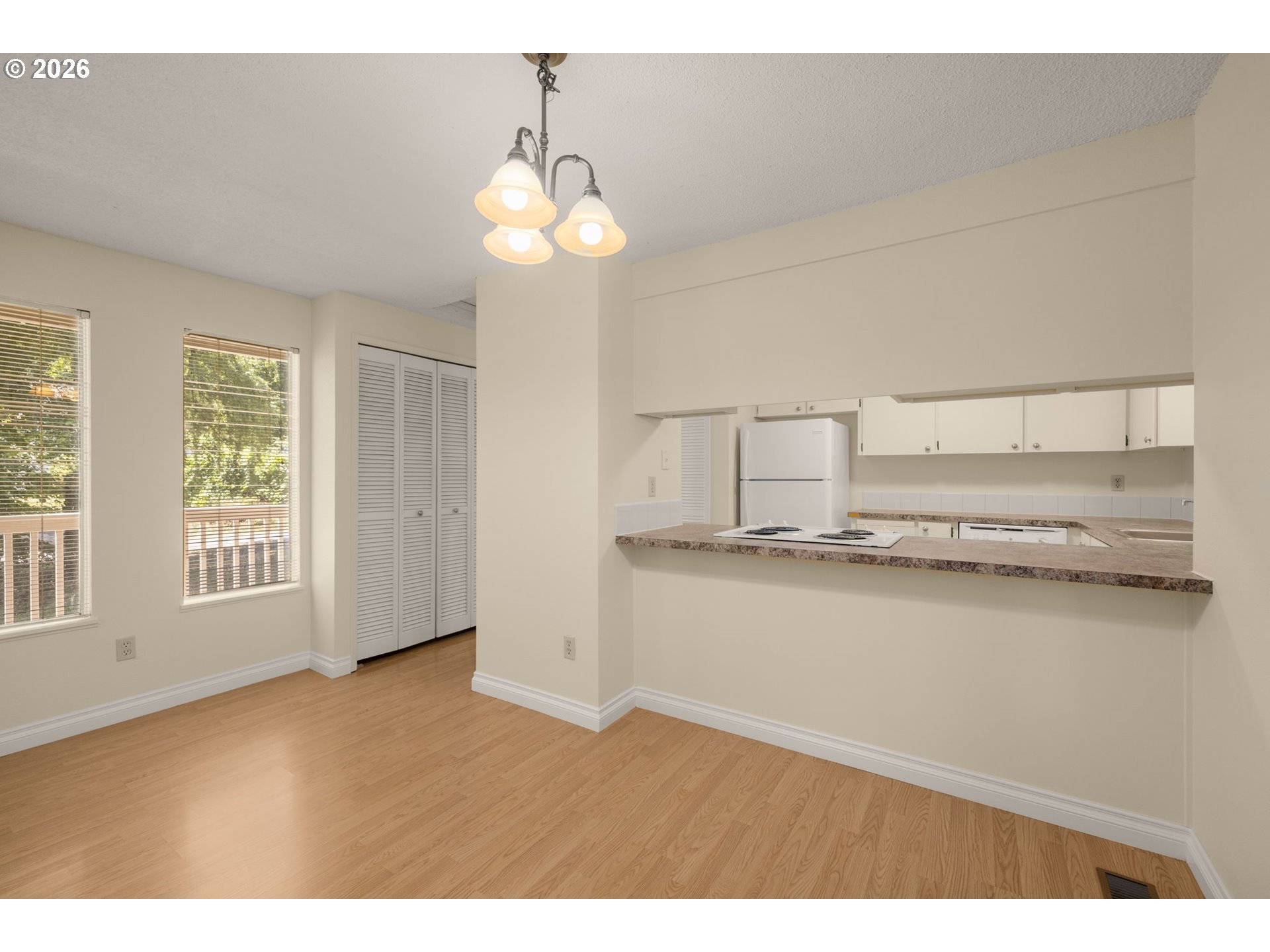 9520 Southwest 8th Avenue Portland, OR 97219 - Photo 15 of 31 Gallery Image 15