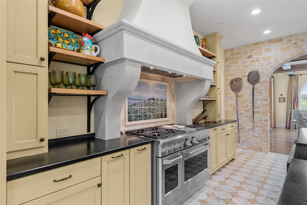 4101 Howard Road Waxahachie, TX 75165 - Photo 11 of 40