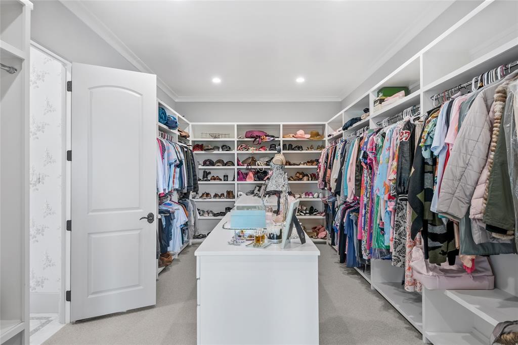 4101 Howard Road Waxahachie, TX 75165 - Photo 18 of 40 Primary Closet