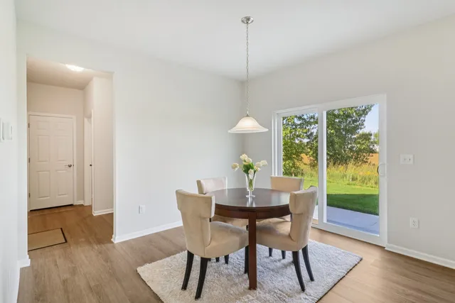 $424,500 | 335 North Aspen Drive, Cortland, IL 60112