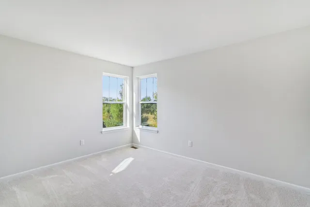 $424,500 | 335 North Aspen Drive, Cortland, IL 60112