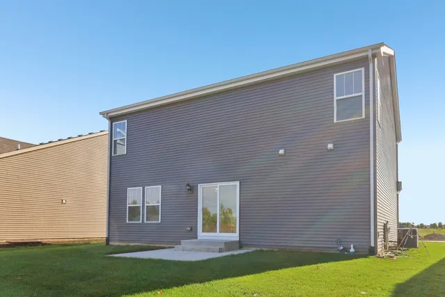 $424,500 | 335 North Aspen Drive, Cortland, IL 60112
