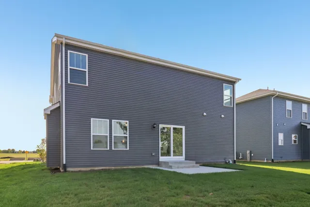 $424,500 | 335 North Aspen Drive, Cortland, IL 60112