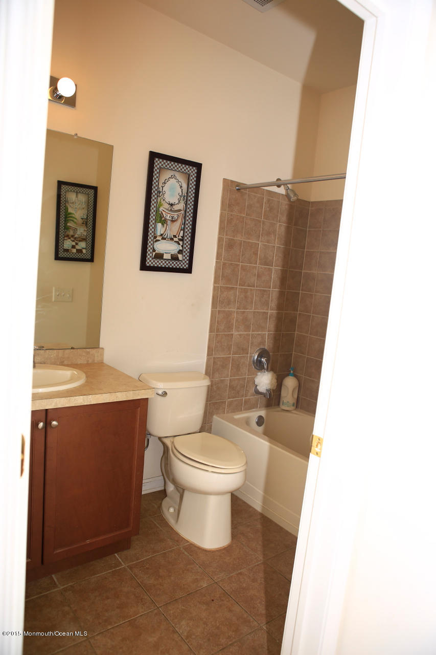 416 Sloan Court Matawan, NJ 07747 - Photo 15 of 22 BATHROOM