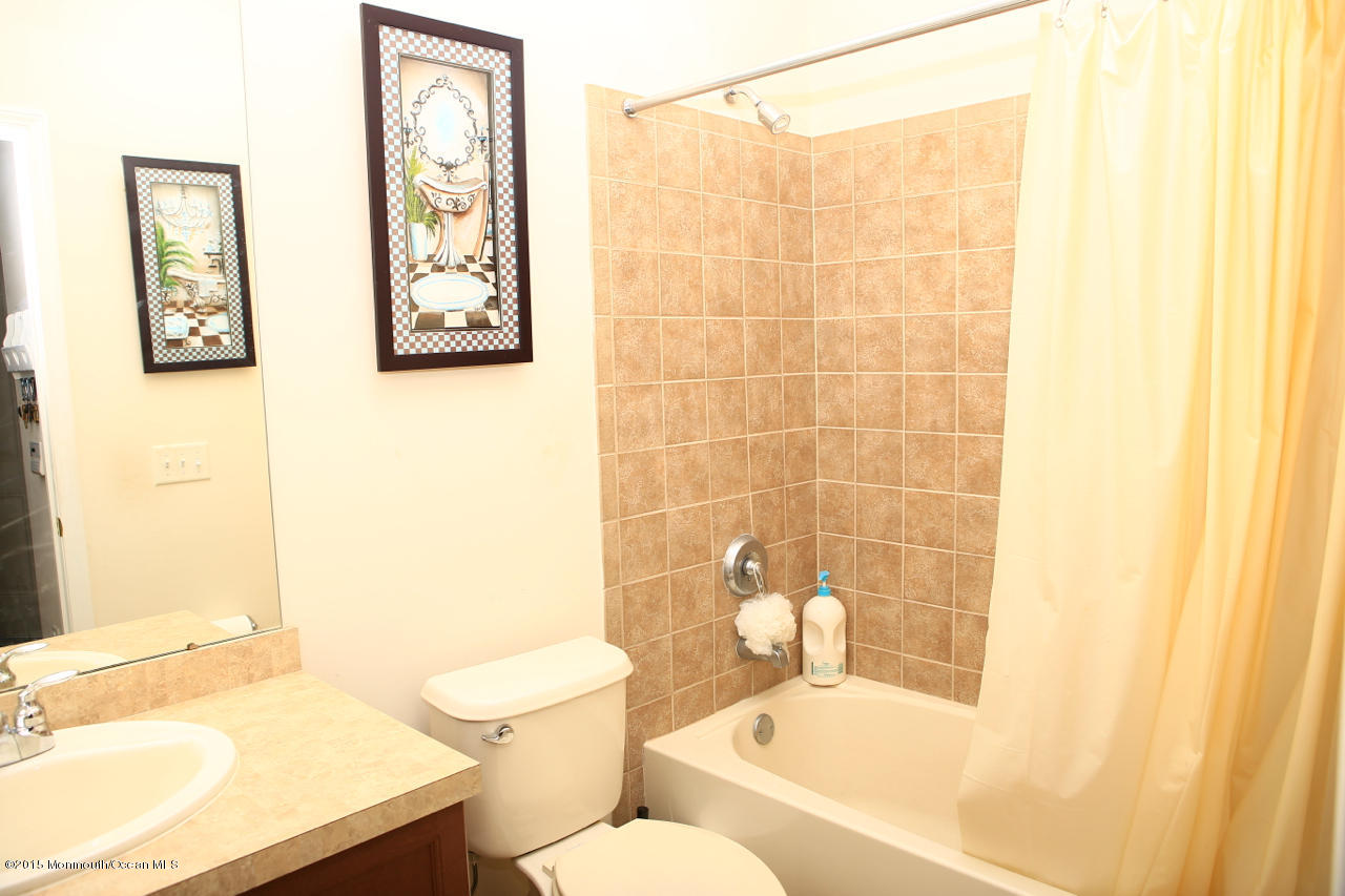 416 Sloan Court Matawan, NJ 07747 - Photo 16 of 22 BATHROOM VIEW 2