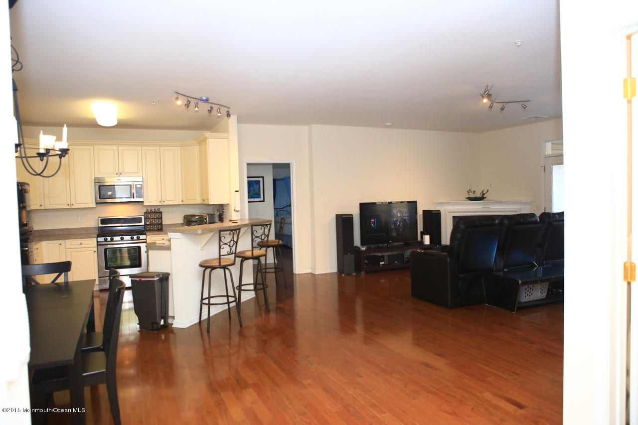 416 Sloan Court Matawan, NJ 07747 - Photo 5 of 22 INTERIOR