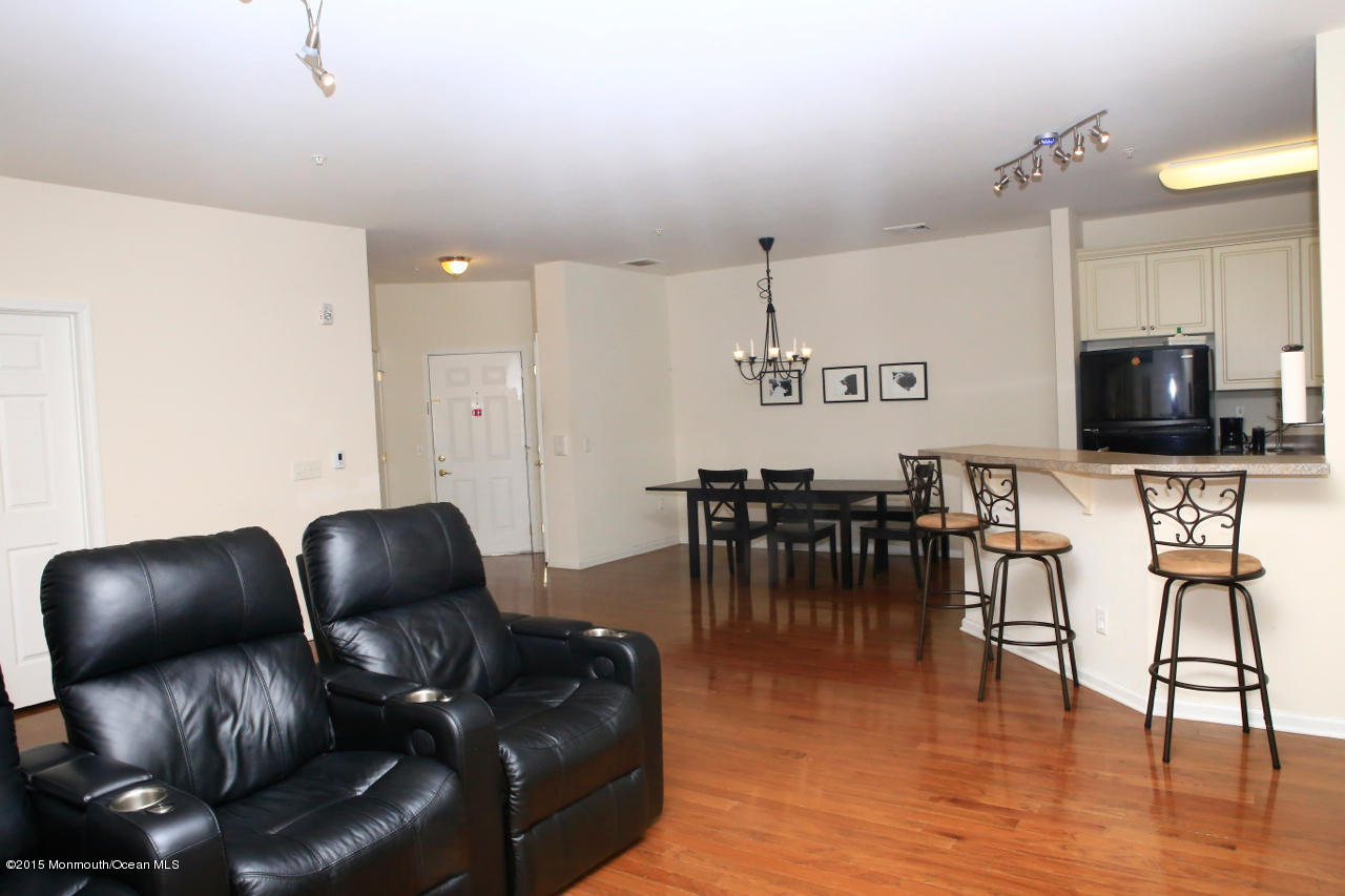 416 Sloan Court Matawan, NJ 07747 - Photo 6 of 22 INTERIOR