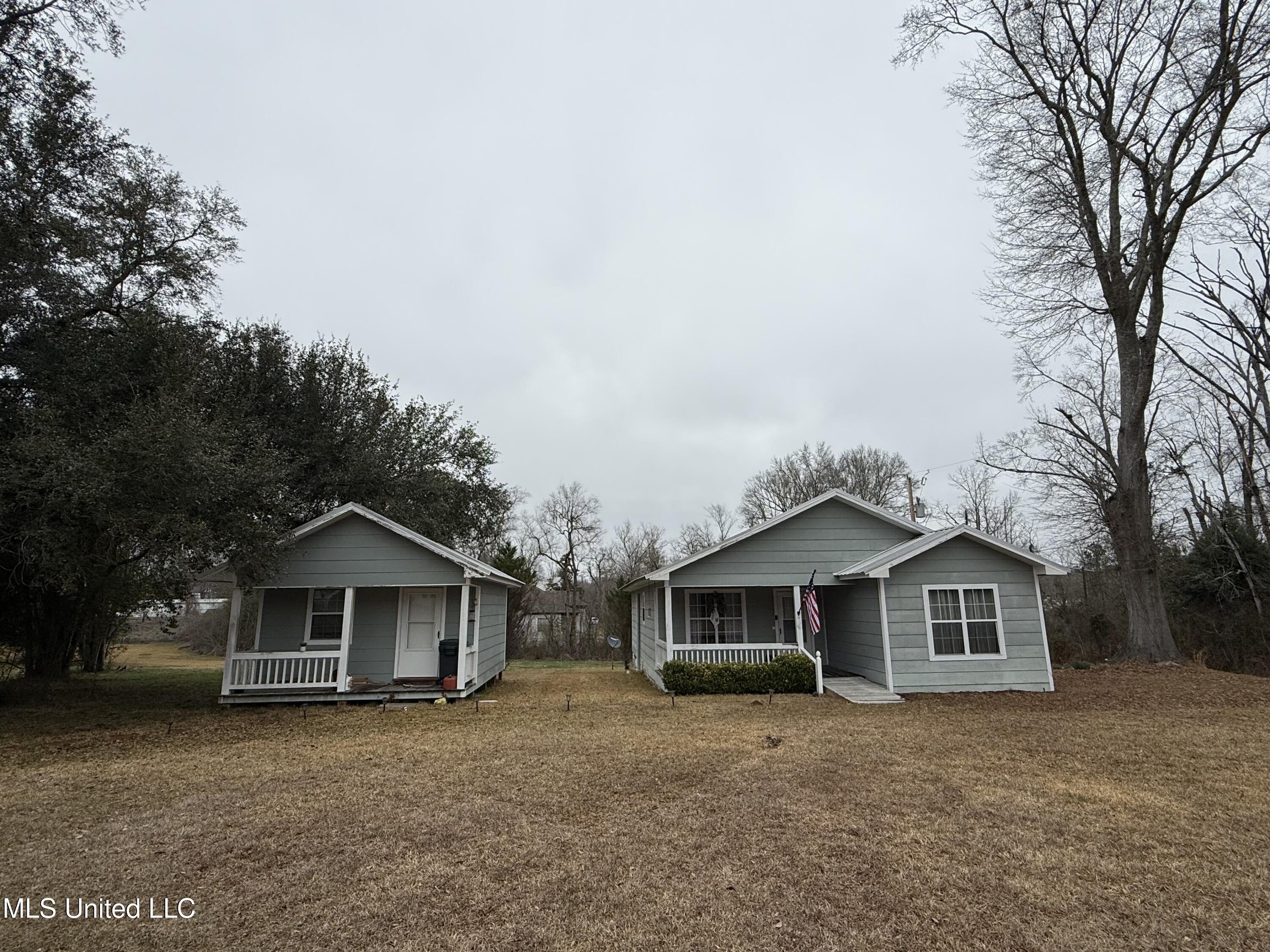 1002 Elm Drive McComb, MS 39648 - Photo 1 of 8 Front