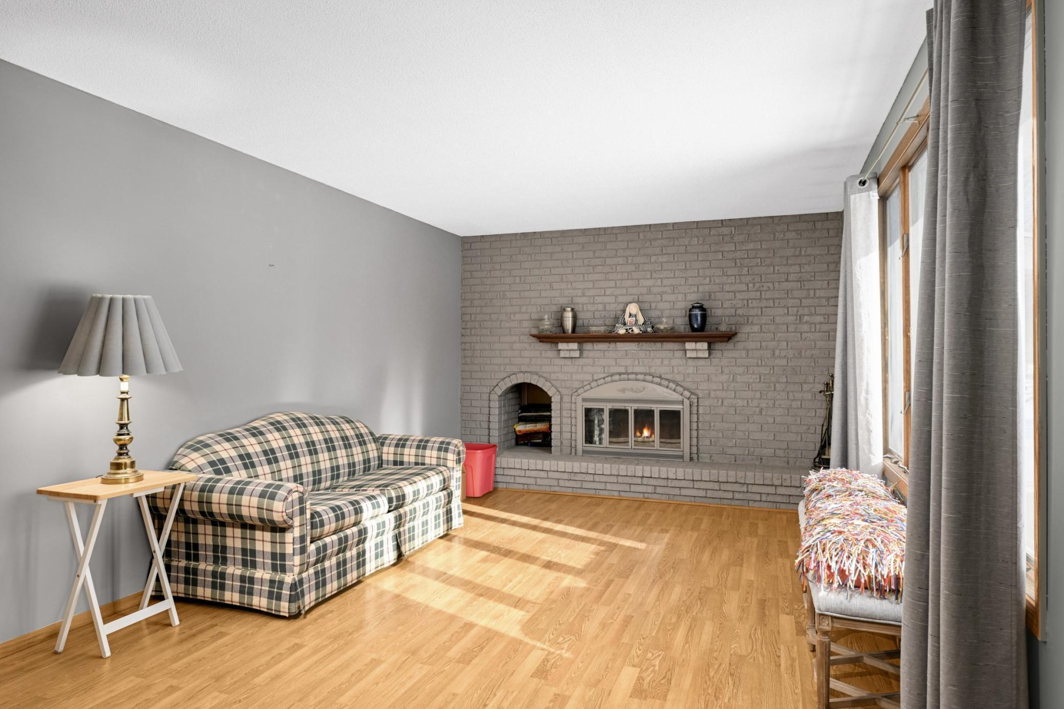 309 Bridge Street Shoreview, MN 55126 - Photo 5 of 37