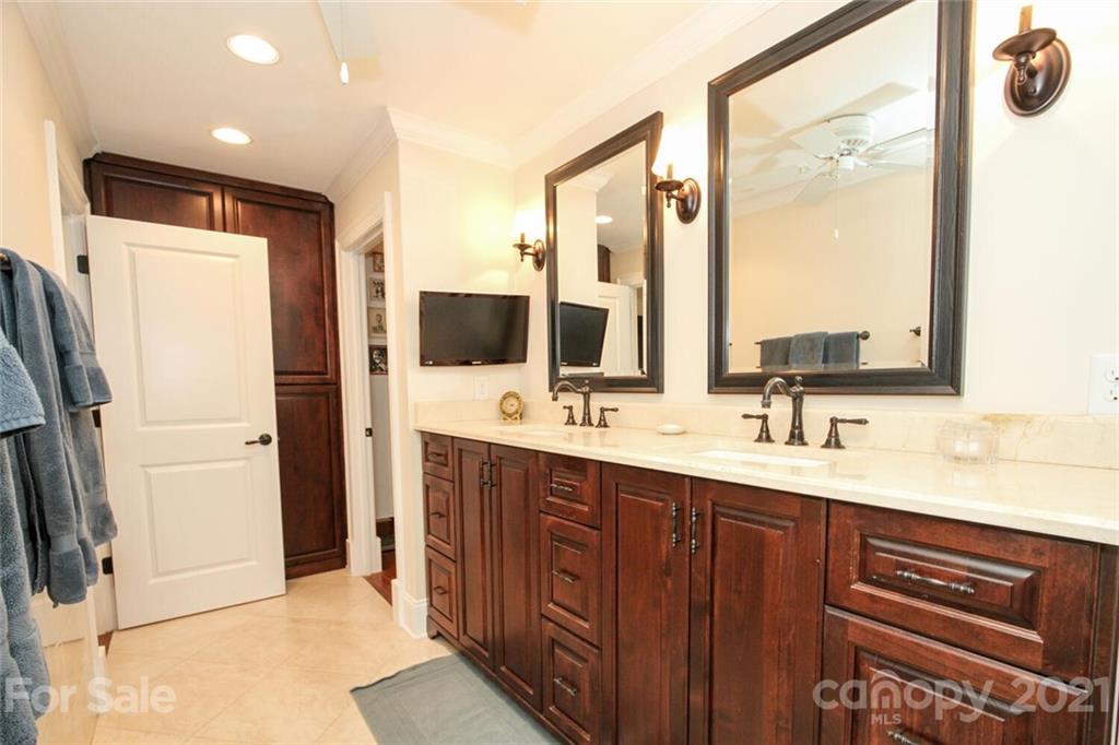 3201 Foxridge Road Charlotte, NC 28226 - Photo 26 of 48 Gallery Image 26