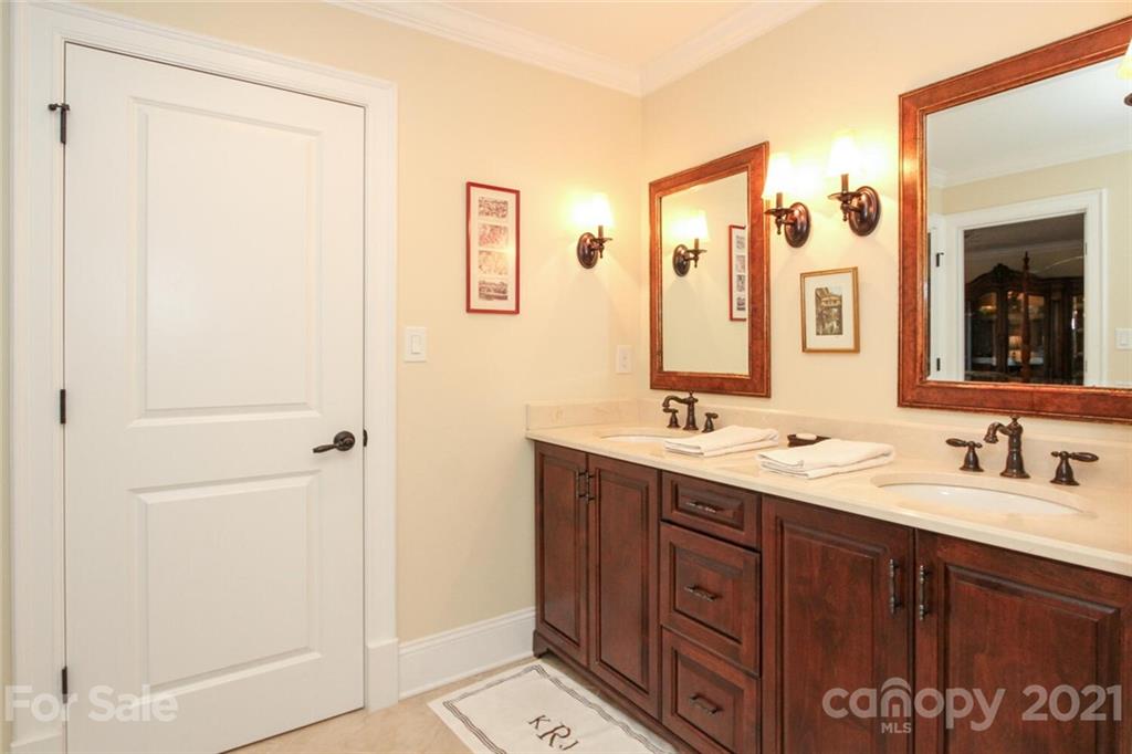 3201 Foxridge Road Charlotte, NC 28226 - Photo 35 of 48 Gallery Image 35